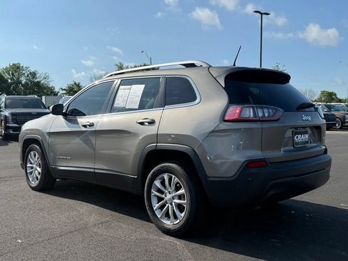 Used 2019 Jeep Cherokee Latitude w/ Popular Appearance Group FWD image 8