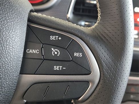 Used 2016 Dodge Challenger SRT Hellcat image 21