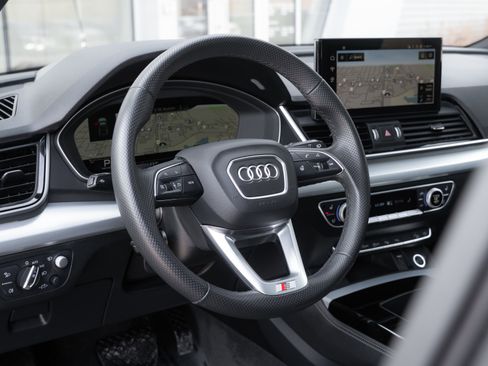 Certified 2025 Audi Q5 Prestige image 11