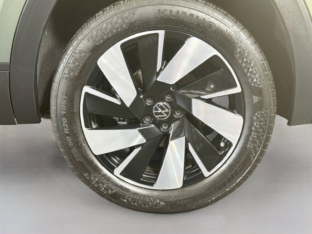 Used 2026 Volkswagen Atlas Cross Sport SE FWD image 36