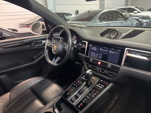 Used 2023 Porsche Macan S AWD/4WD image 30