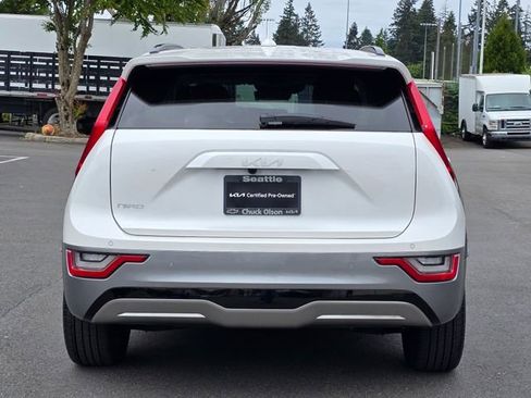 Certified 2024 Kia Niro Wave w/ Wave Preserve Package FWD image 4