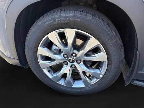 Certified 2024 Toyota Grand Highlander FWD image 11