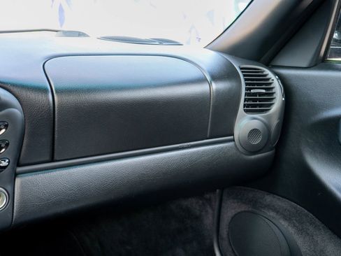 Used 2000 Porsche Boxster RWD image 38