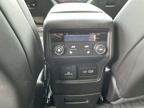 Used 2023 GMC Acadia SLT w/ Preferred Package image 24