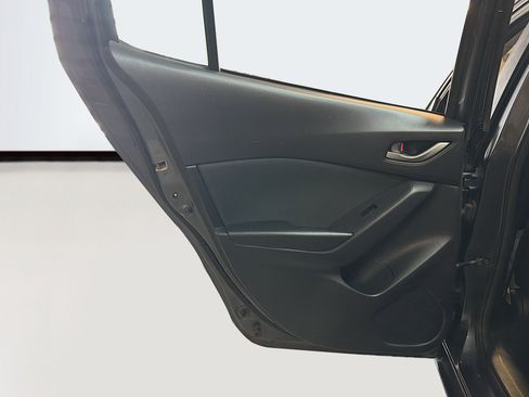 Used 2015 MAZDA MAZDA3 i Touring w/ Technology Package image 27