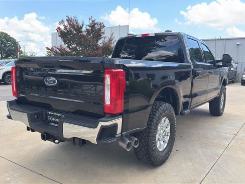 Used 2023 Ford F250 XLT AWD/4WD image 8