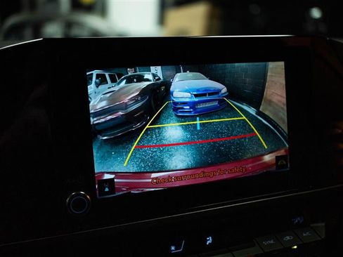 Used 2025 Toyota Camry LE w/ Convenience Package image 21