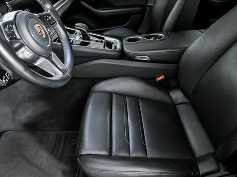 Used 2018 Porsche Panamera 4S image 22