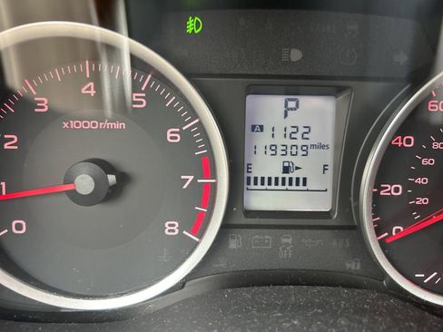 Used 2014 Subaru Crosstrek 2.0i Premium image 9