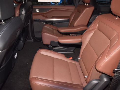 New 2025 Lincoln Navigator L Reserve image 14