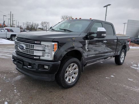 Used 2018 Ford F250 Platinum w/ Platinum Ultimate Package image 4