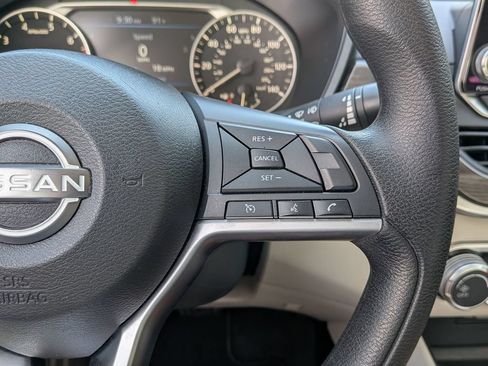 Used 2025 Nissan Altima 2.5 SV FWD image 21