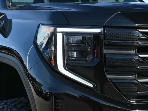 Used 2025 GMC Sierra 1500 Elevation w/ X31 Off-Road Package image 27