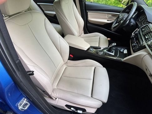 Used 2017 BMW 330i xDrive Sedan AWD/4WD image 21