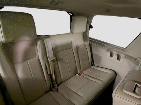 Used 2017 Ford Expedition XLT w/ Equipment Group 202A RWD image 28