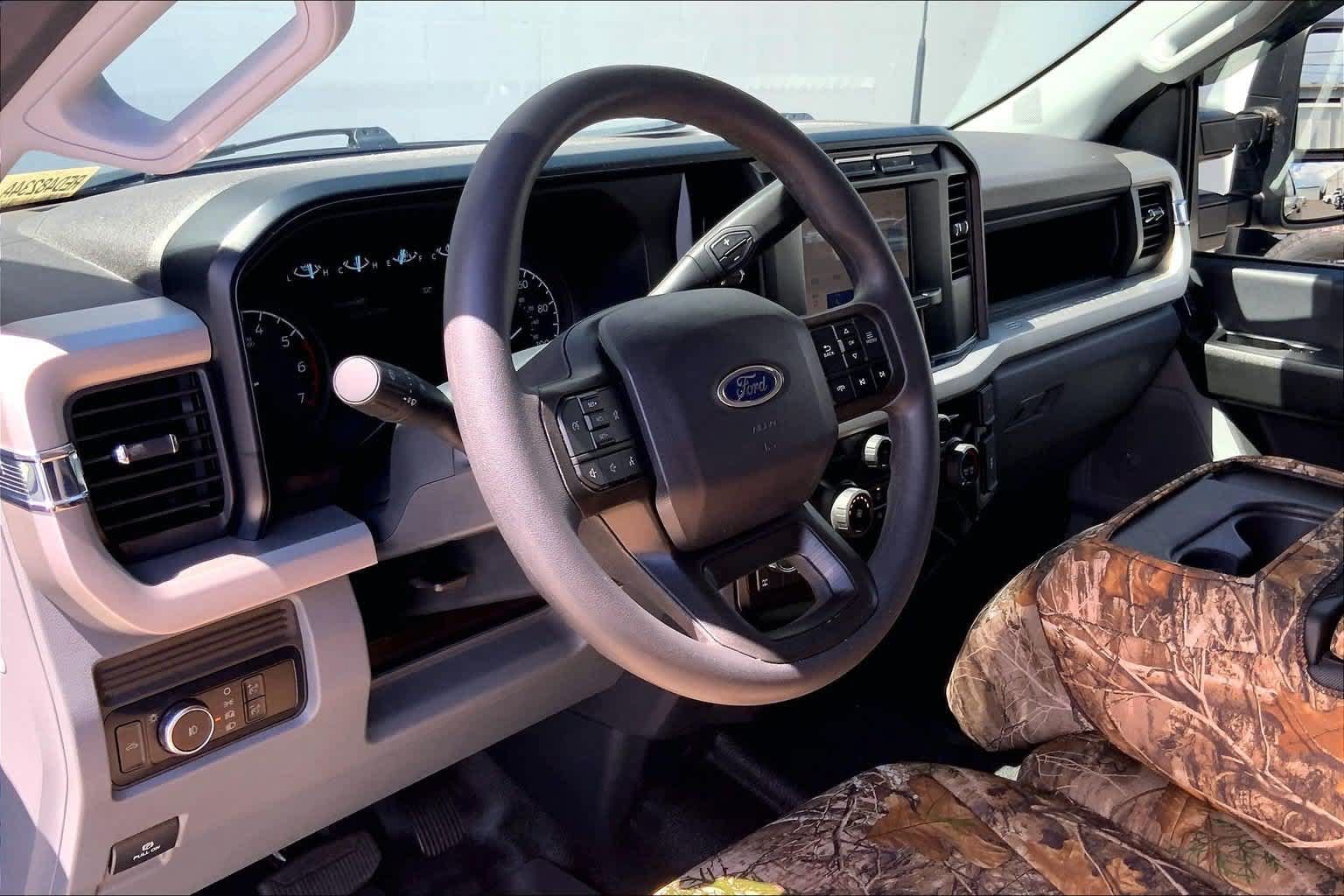 Used 2024 Ford F250 XL w/ XL Off-Road Package AWD/4WD image 2