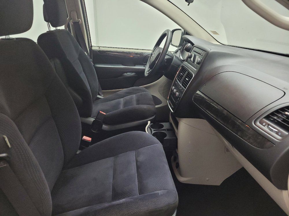 Used 2015 Dodge Grand Caravan American Value Package FWD image 21