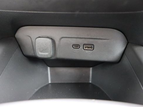 Used 2024 Chevrolet Trax RS image 14