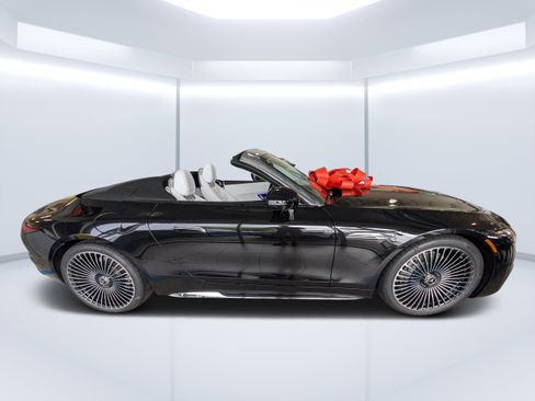 New 2026 Mercedes-Benz Maybach SL 680 image 2