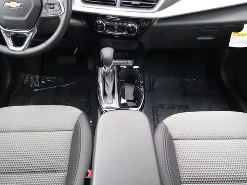 Used 2026 Chevrolet Trax LT w/ Driver Confidence Package FWD image 31