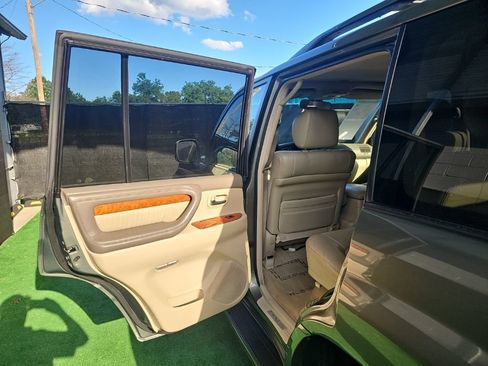 Used 2006 Lexus LX 470 4WD image 39