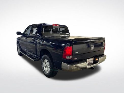 Used 2017 RAM 1500 Classic SLT w/ Luxury Group AWD/4WD image 3