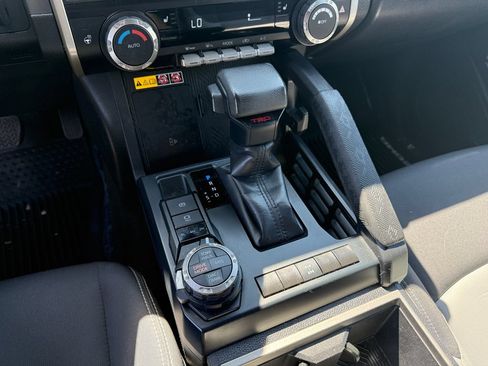 Used 2024 Toyota Tacoma TRD Off-Road w/ TRD Off Road Upgrade Package AWD/4WD image 18