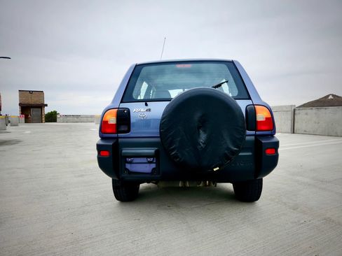Used 1997 Toyota RAV4 4WD 4-Door image 4