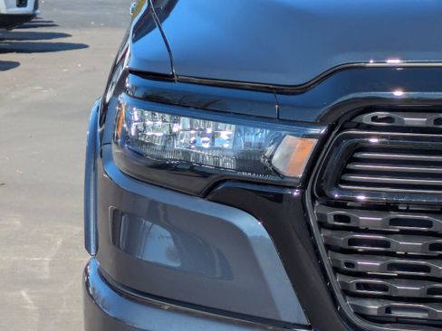 New 2026 RAM 1500 4x4 Crew Cab image 10