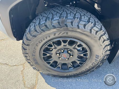 Used 2025 Toyota 4Runner TRD Off-Road Premium AWD/4WD image 10