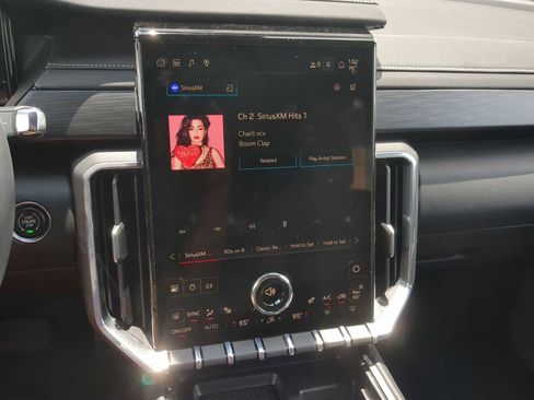 New 2025 GMC Acadia Elevation w/ Black Edition FWD image 19
