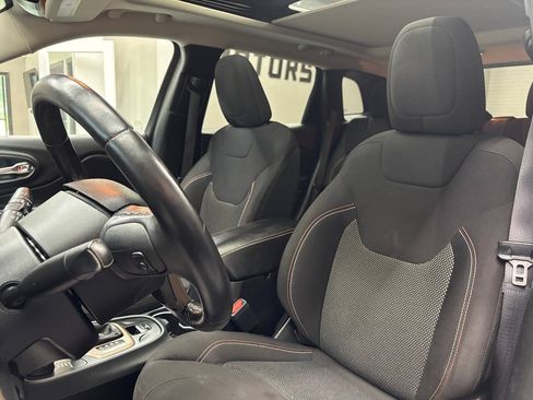 Used 2016 Jeep Cherokee 75th Anniversary AWD/4WD image 15