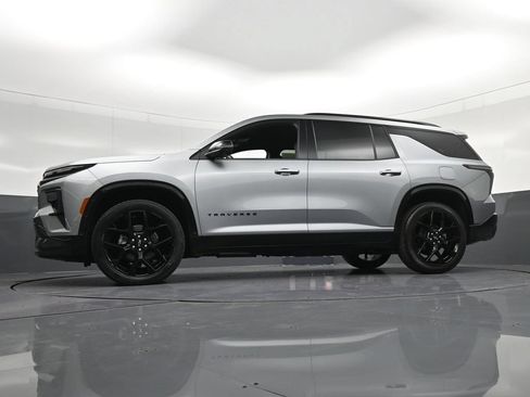 Used 2024 Chevrolet Traverse RS FWD image 33