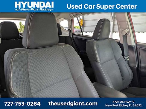 Used 2017 Toyota RAV4 XLE FWD image 6