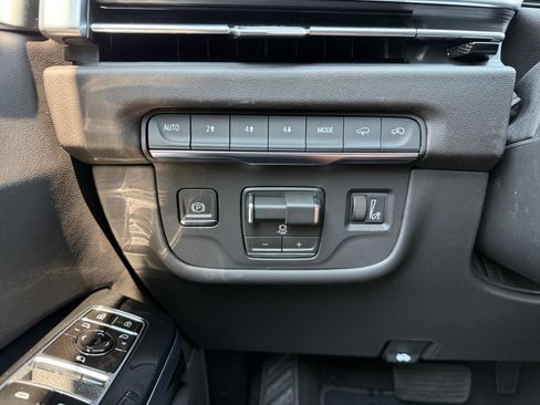 New 2026 Cadillac Escalade ESV Sport AWD/4WD image 19