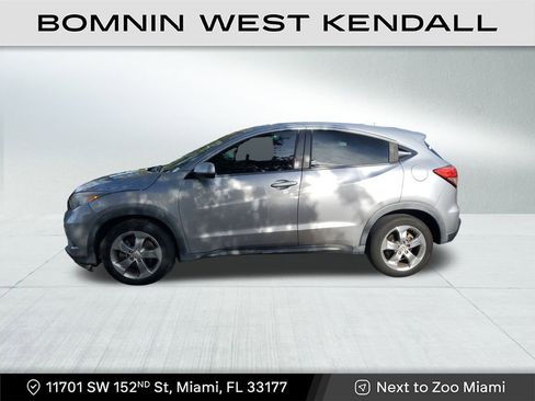 Used 2017 Honda HR-V LX image 4