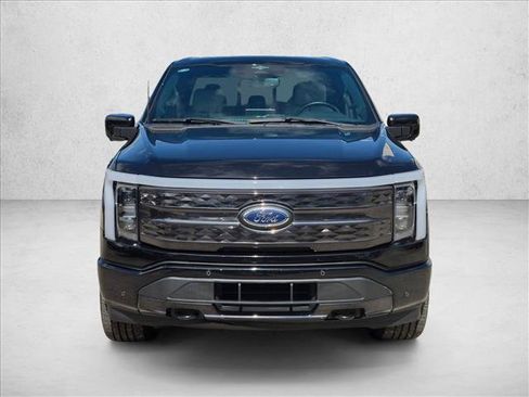 Used 2023 Ford F150 Lightning Platinum AWD/4WD image 2