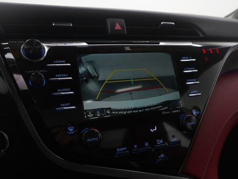 Used 2020 Toyota Camry XSE w/ Navigation Package image 23