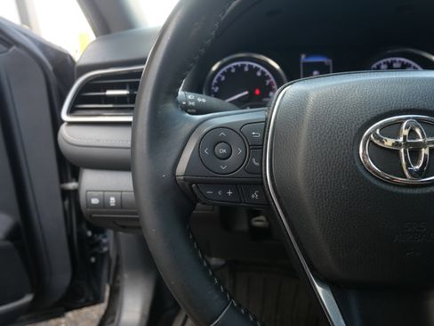 Used 2020 Toyota Camry SE image 12