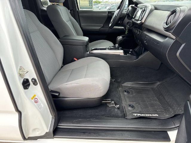 Used 2019 Toyota Tacoma SR5 AWD/4WD image 14