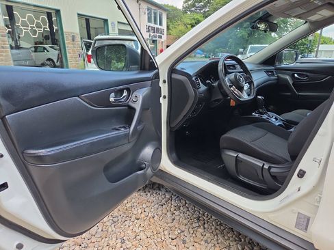 Used 2019 Nissan Rogue S w/ Special Edition Package AWD/4WD image 13