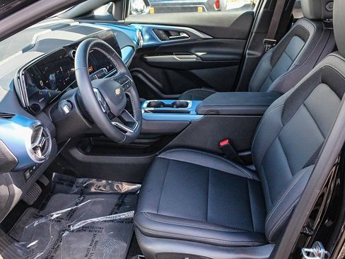 Used 2026 Chevrolet Equinox EV LT FWD image 18