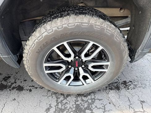 Used 2024 GMC Sierra 1500 AT4 AWD/4WD image 25