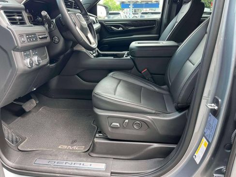 Used 2023 GMC Yukon XL Denali AWD/4WD image 30