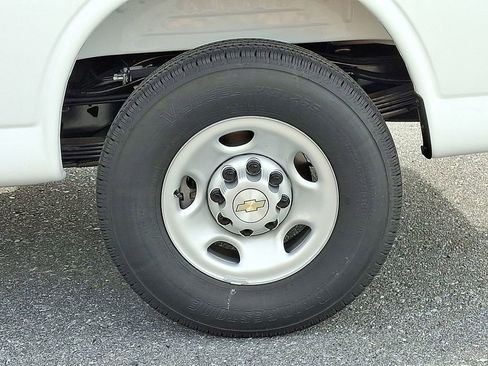 New 2025 Chevrolet Express 3500 WT Van w/ Driver Convenience Package image 6