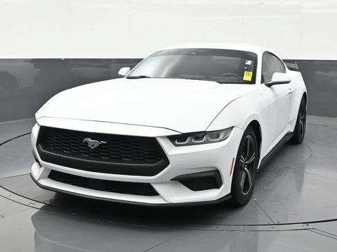 Used 2024 Ford Mustang Coupe RWD image 8