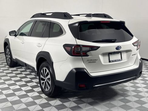 Used 2023 Subaru Outback Premium image 6