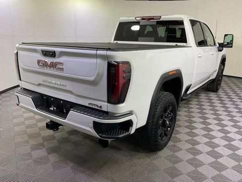 Used 2025 GMC Sierra 3500 AT4 w/ AT4 Premium Plus Package image 8