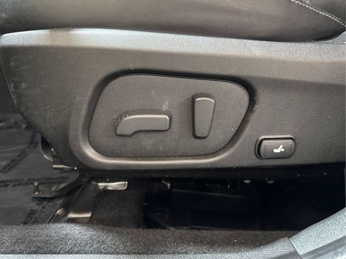 Used 2018 Subaru Forester 2.5i Touring AWD/4WD image 17